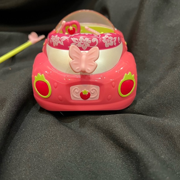 Strawberry Shortcake Toy RC Car 2009 Berry Cruiser - Picture 4 of 7